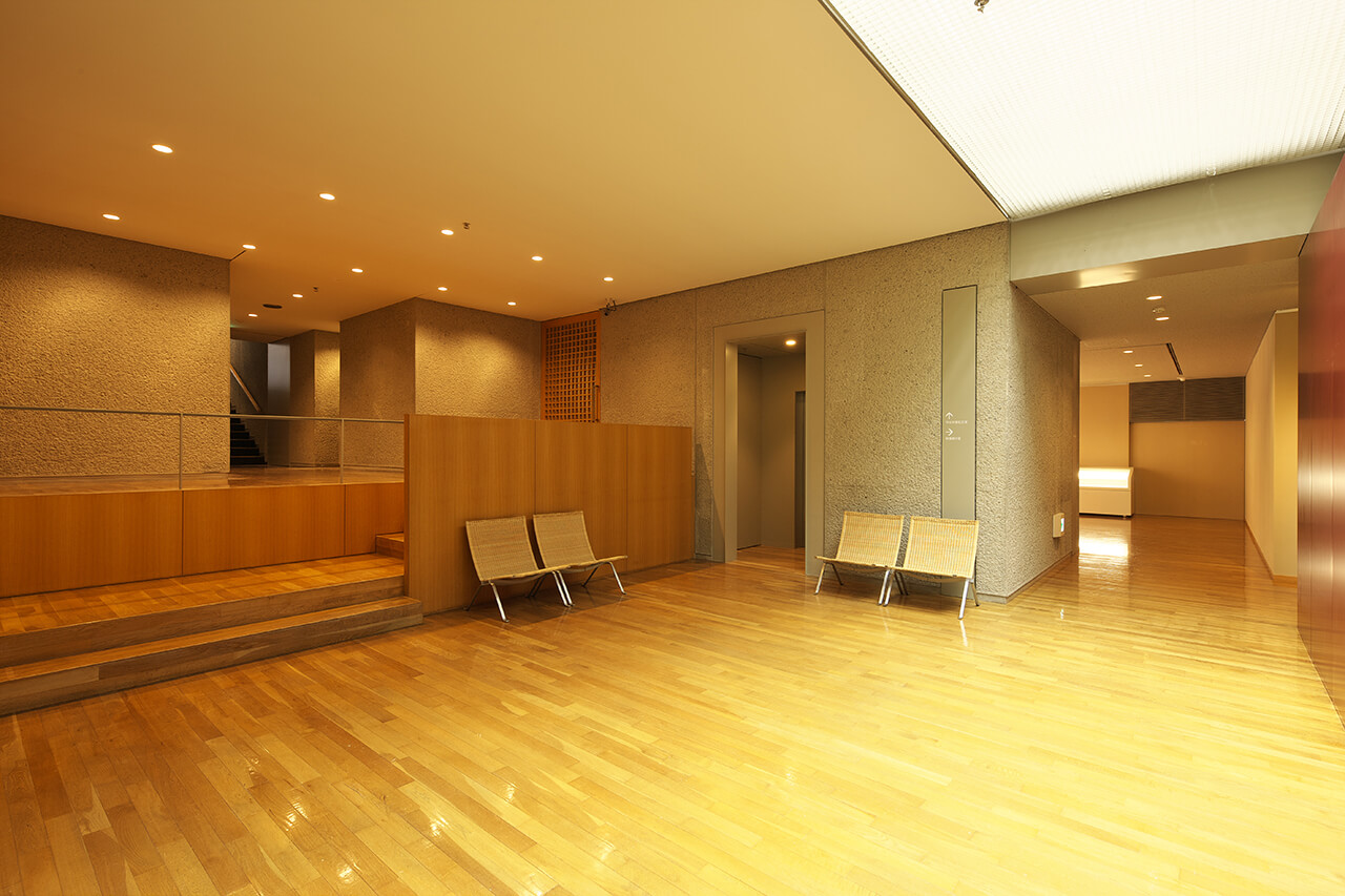 Elevator hall